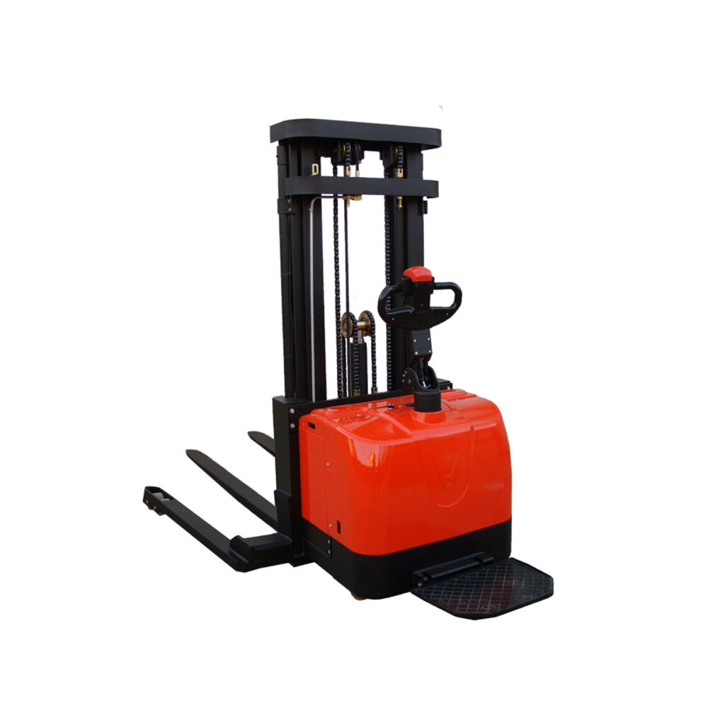 Straddle Stacker triplex 1600 kg