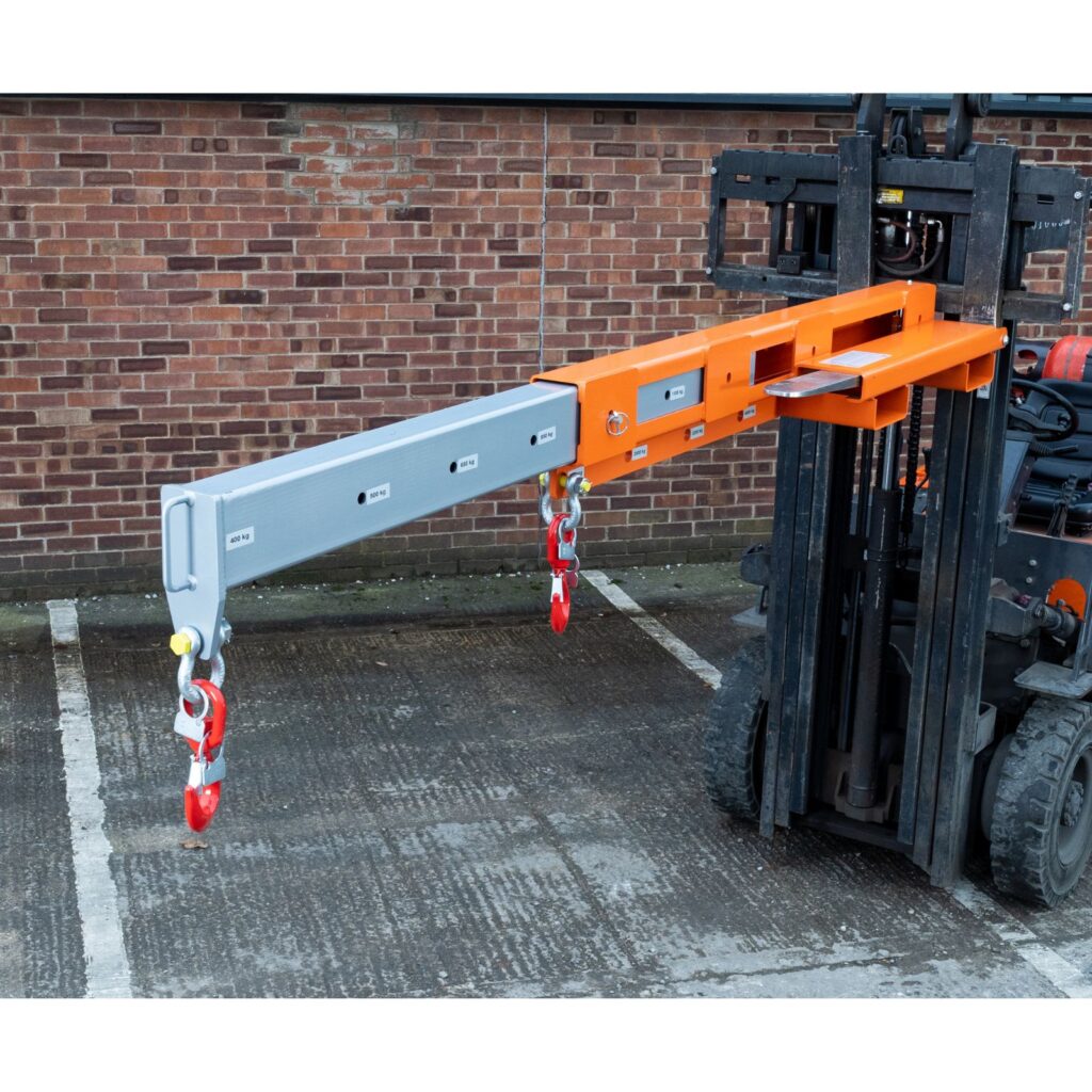 Low profile extending jib
